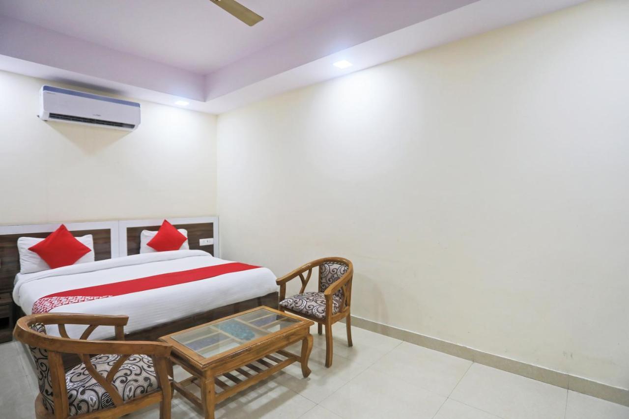 Hotel Rampal Palace New Delhi Exterior photo