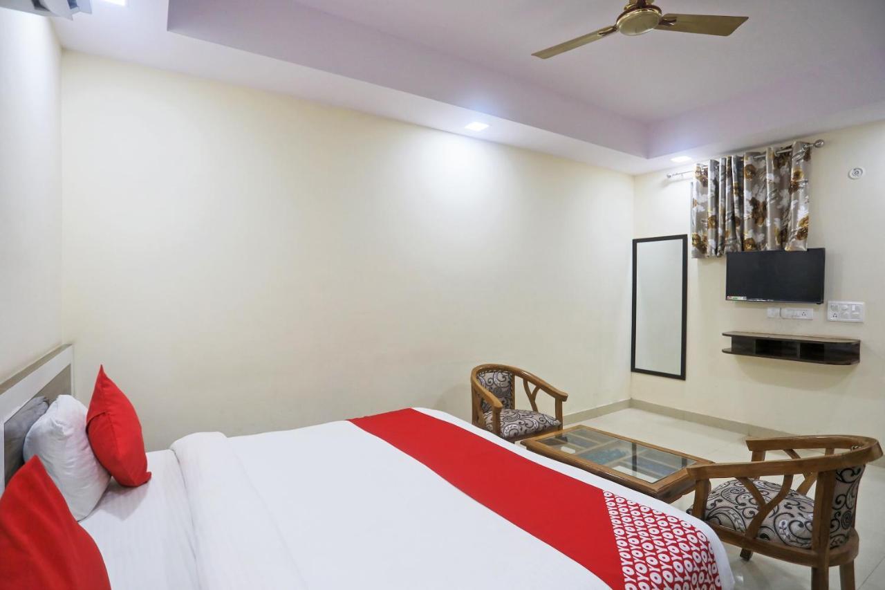 Hotel Rampal Palace New Delhi Exterior photo