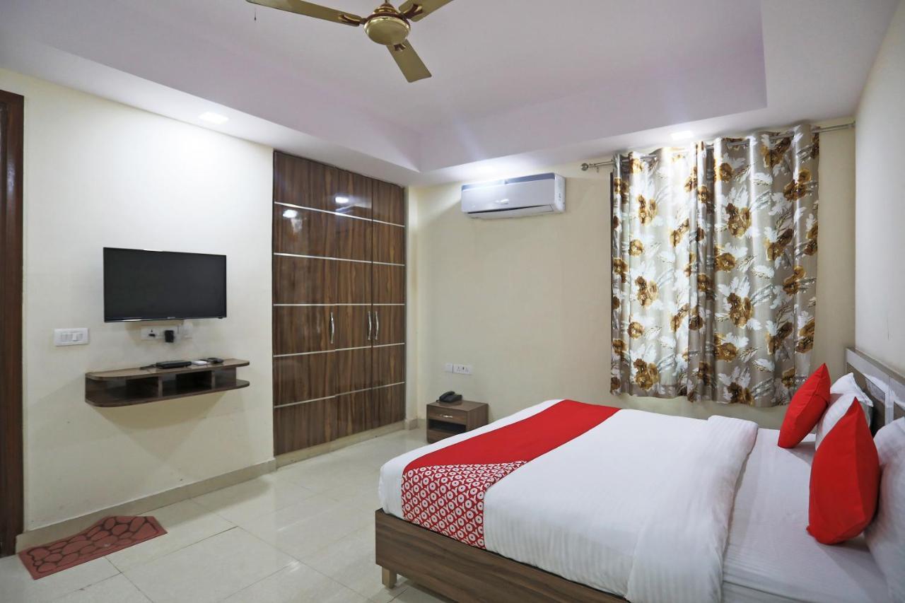 Hotel Rampal Palace New Delhi Exterior photo